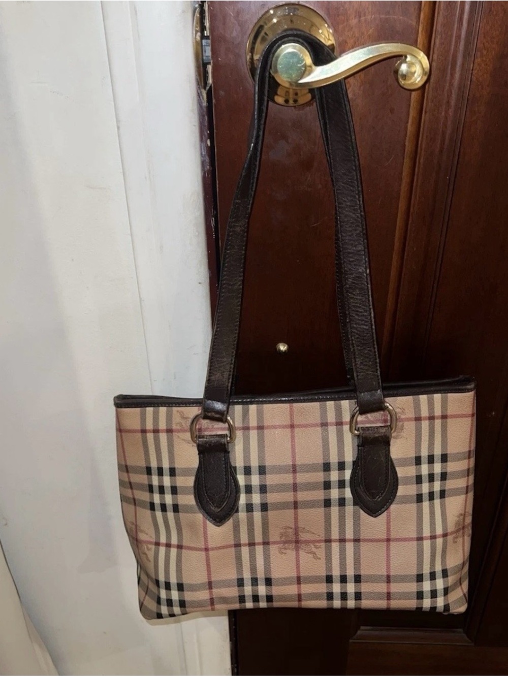 Burberry hay market check shoulder tote bag